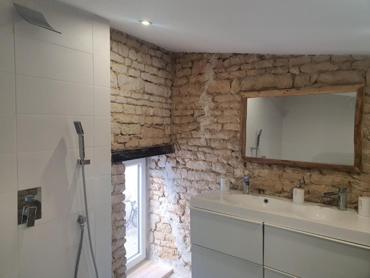 Apartamento La P'tite Écurie Saint-Jean-de-Liversay Exterior foto